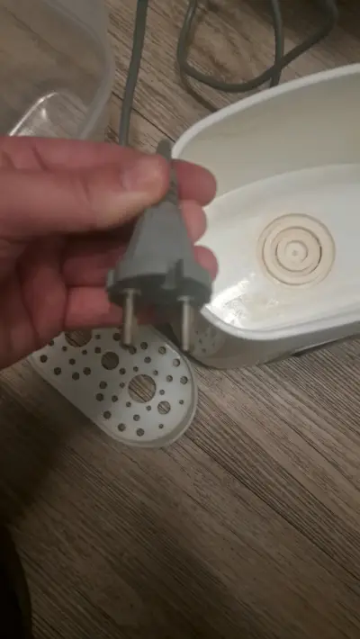Calentador y Esterilizador de Mamaderas Eléctrico - miniatura 4