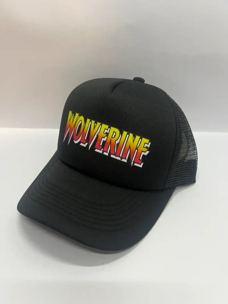 Gorra negra con diseño de Wolverine - 1