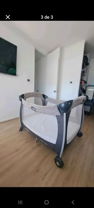 Cuna corral para bebé plegable con ruedas - miniatura 1