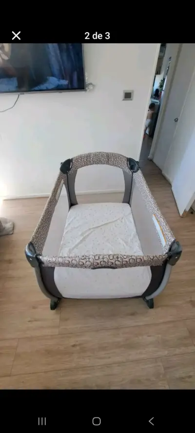 Cuna corral para bebé plegable con ruedas - miniatura 3