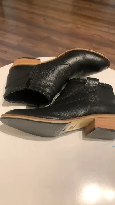 Botines de cuero negro con tacón bajo - miniatura 1