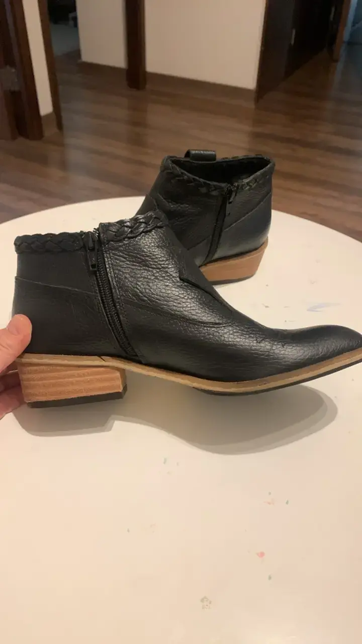 Botines de cuero negro con tacón bajo - 4