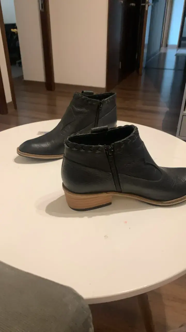 Botines de cuero negro con tacón bajo - 6