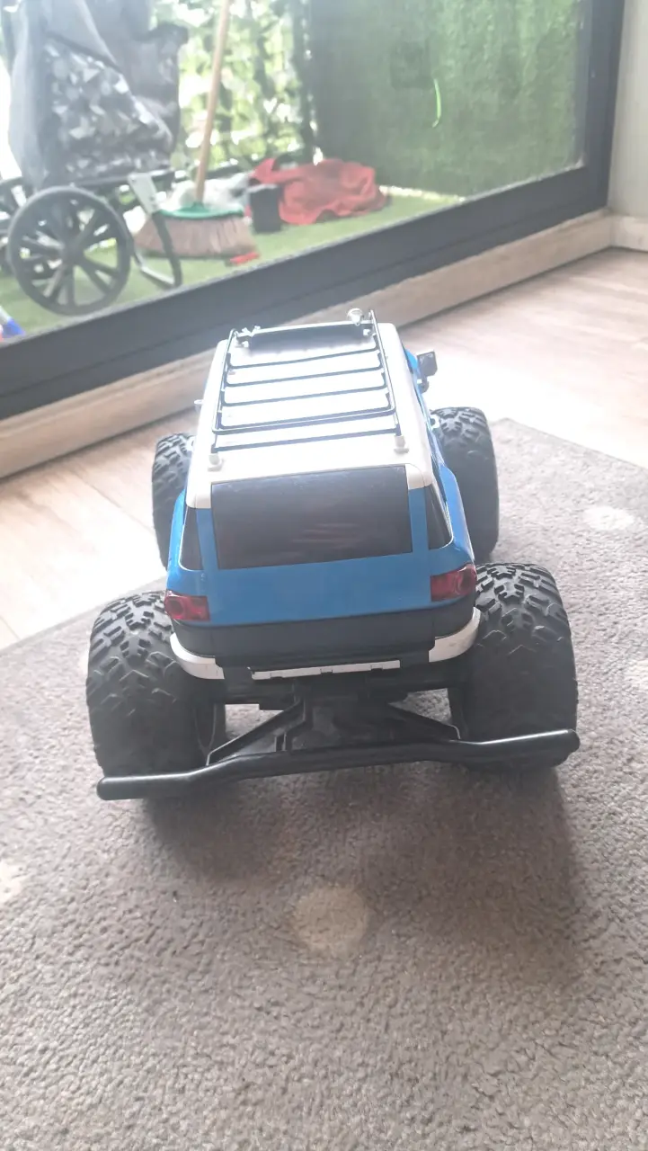 Camioneta a escala Toyota FJ Cruiser RC - 5