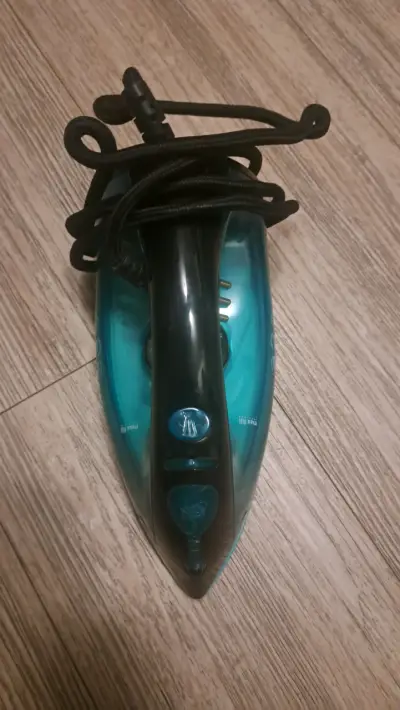 Plancha de vapor eléctrica azul - miniatura 2