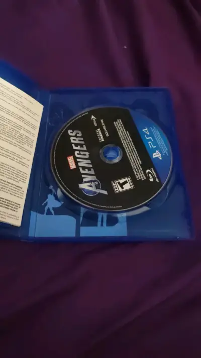 Juego PS4 Marvel Avengers en buen estado - miniatura 3
