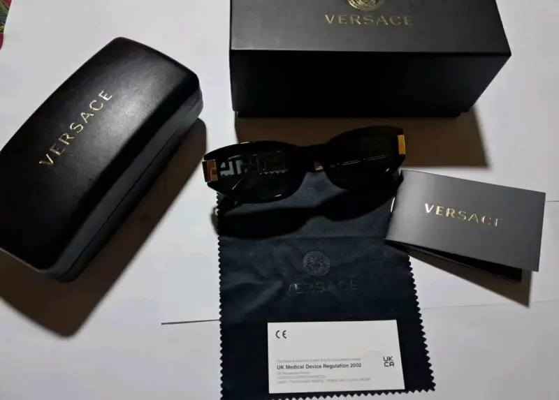 Gafas de Sol Versace con Estuche Original - 3