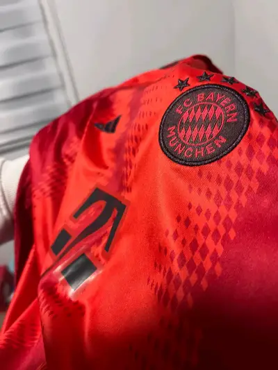Conjunto de fútbol Bayern Munich rojo Adidas - miniatura 1