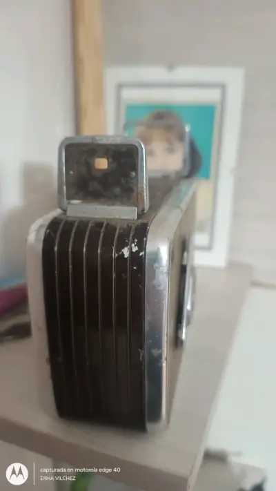 Cámara vintage Kodak Brownie 8mm - miniatura 3