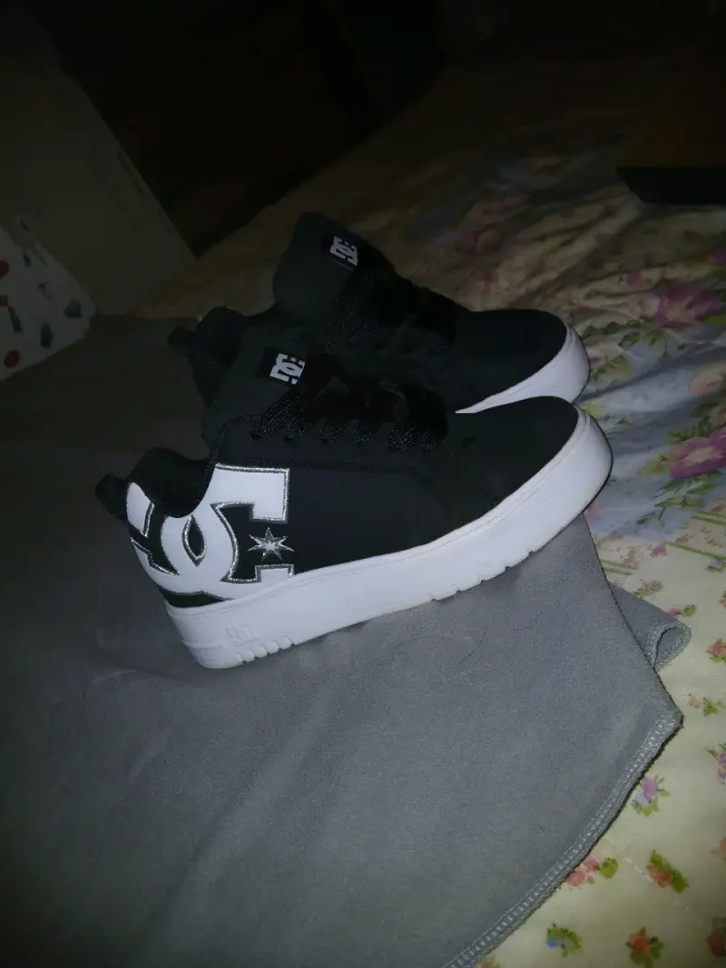 Zapatillas negras DC Shoes de caña alta - 2