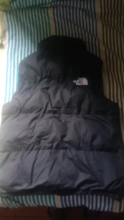 Chaleco The North Face negro acolchado - miniatura 2
