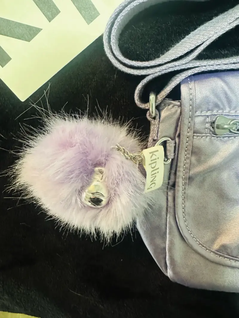 Cartera Kipling modelo Sabian - 4
