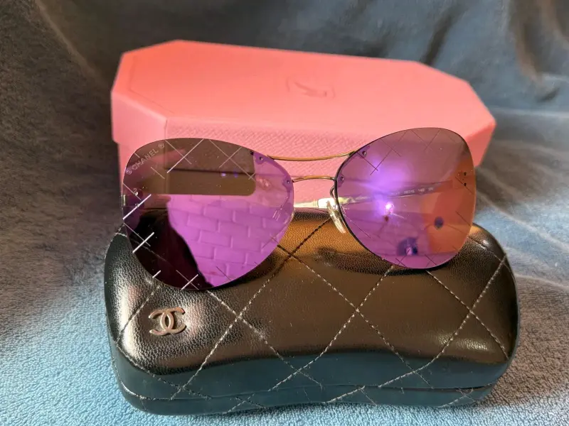 Gafas de Sol Chanel con Lentes Morados - 1