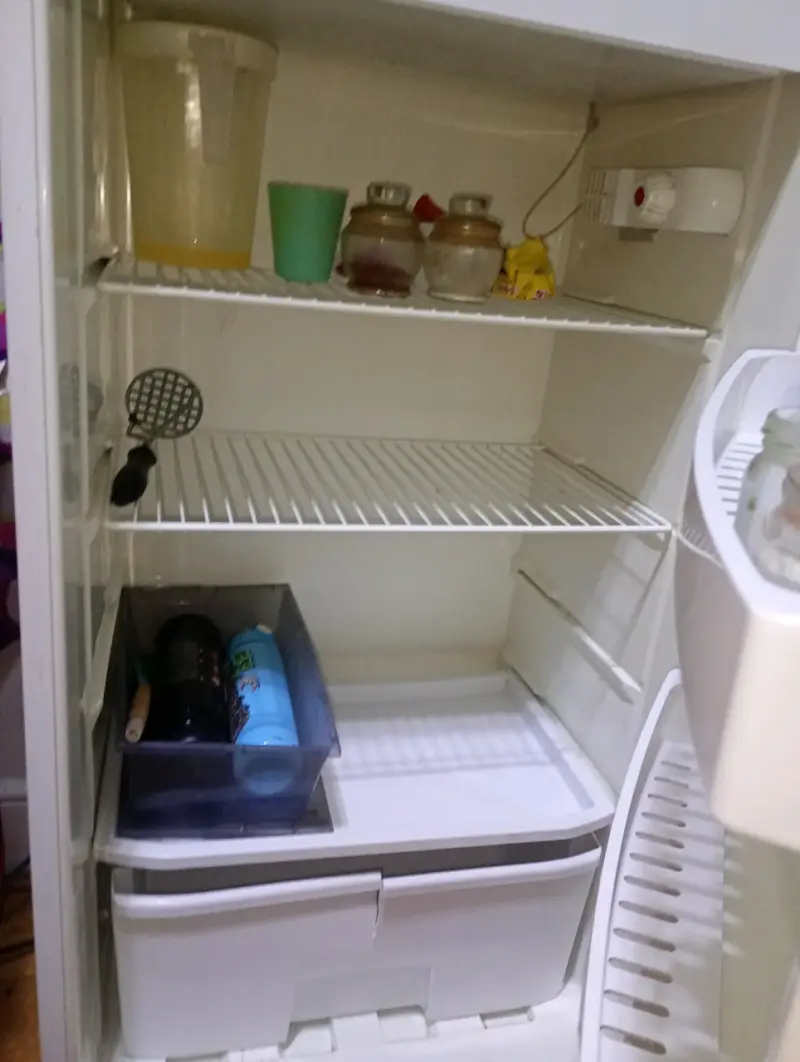 Refrigerador vertical Mademsa blanco en buen estado - 4
