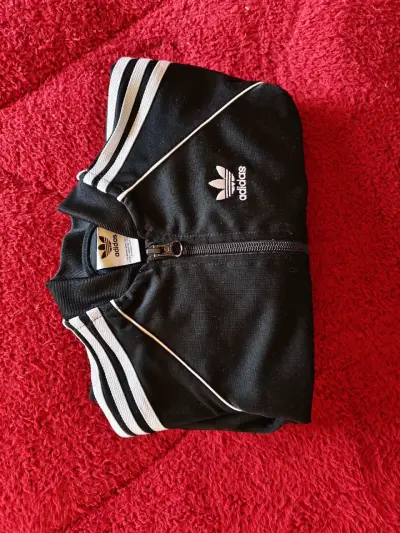 Conjunto deportivo infantil Adidas negro con rayas - miniatura 2