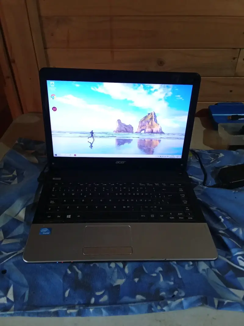 Notebook Acer con 8gb de ram + regalo - 3