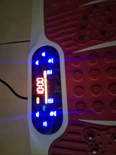 Plataforma vibratoria Body Power con pantalla LED - miniatura 2