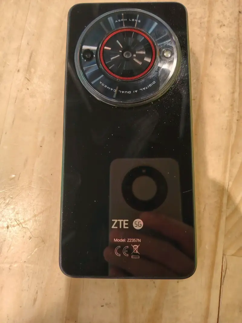 Smartphone ZTE 5G Modelo Z2337N - 4