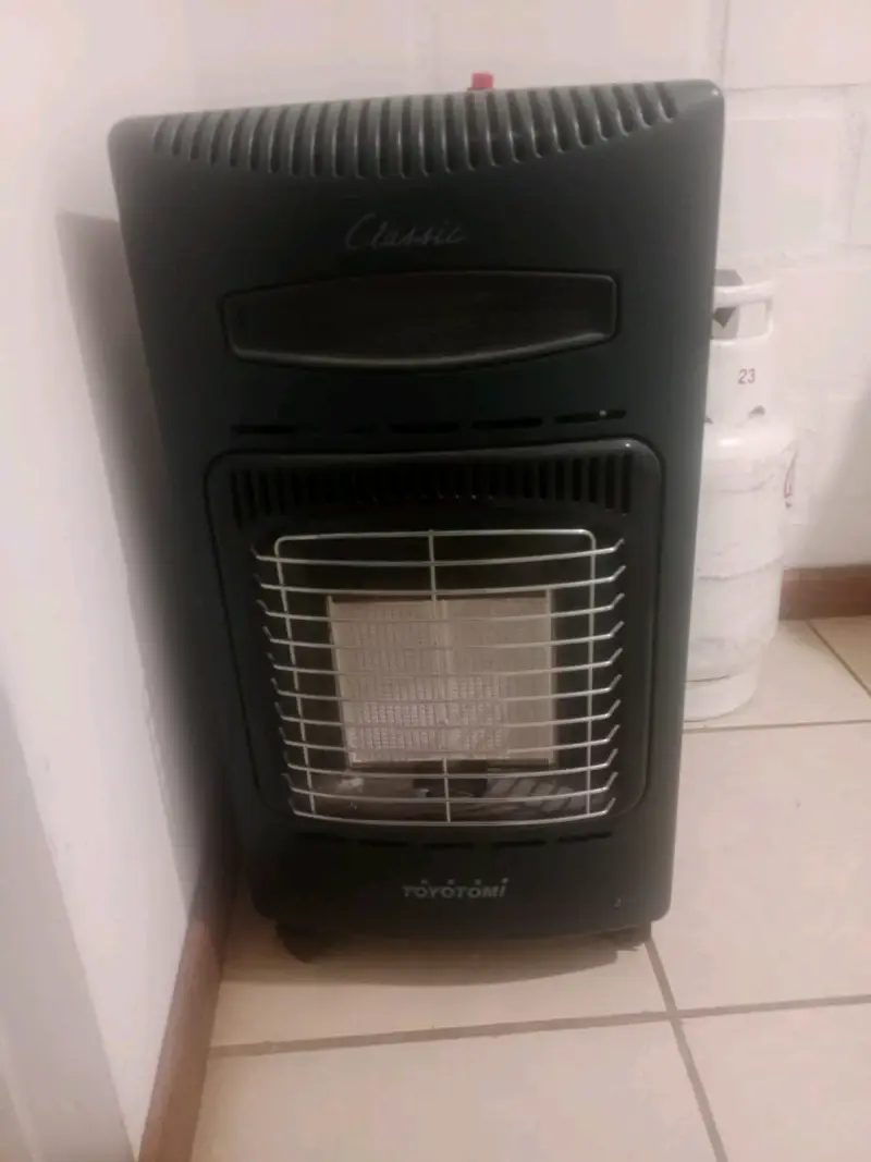 Estufa a gas Toyotomi Classic negra - 1