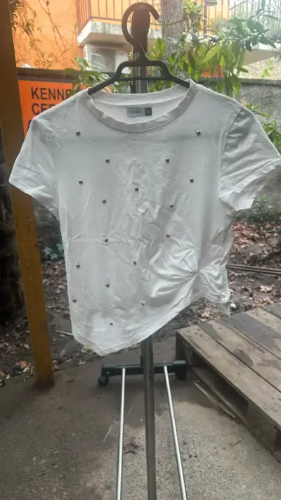 Polera blanca con detalles metálicos Sybilla - miniatura 1