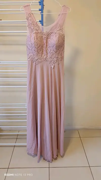 Vestido largo de encaje rosa elegante - miniatura 2