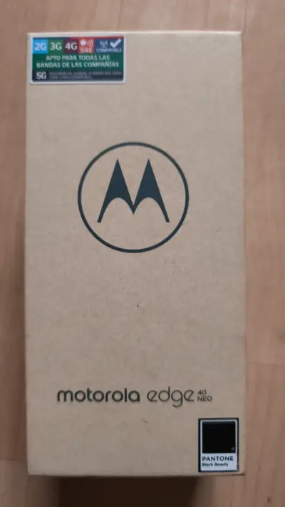 Smartphone Motorola Edge 40 Neo Pantone - miniatura 3