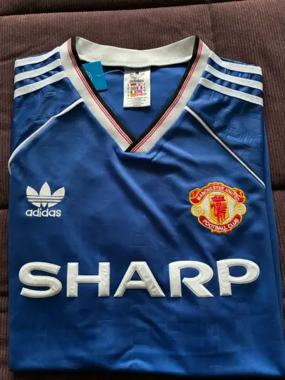 Camiseta retro Manchester United azul Adidas. - miniatura 1
