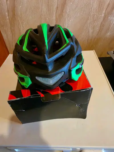 Casco de bicicleta profesional Venzo verde y negro - miniatura 6