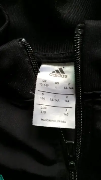 Chaqueta deportiva Adidas Real Madrid negra - miniatura 2