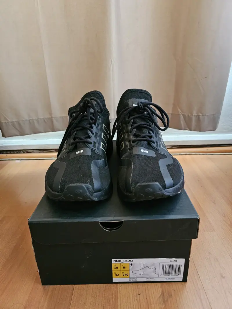 Zapatillas deportivas negras Adidas NMD_R1 V2 - 4