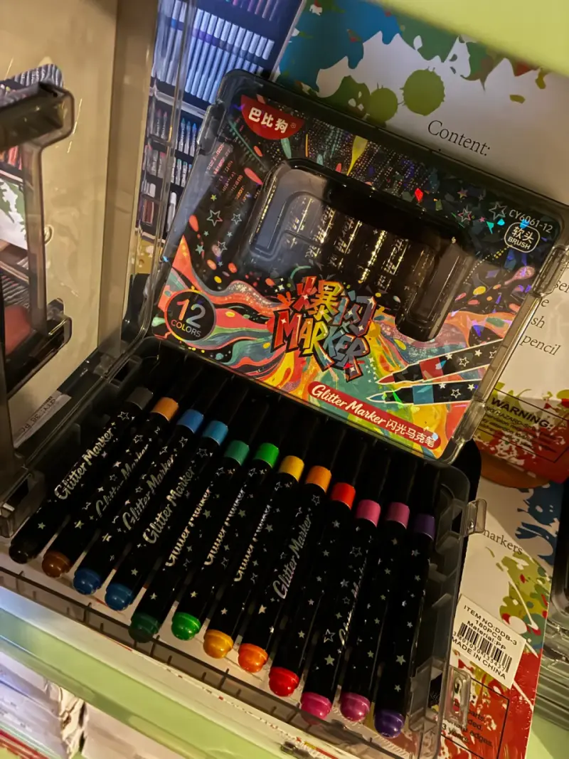 Set de 12 marcadores de colores brillantes