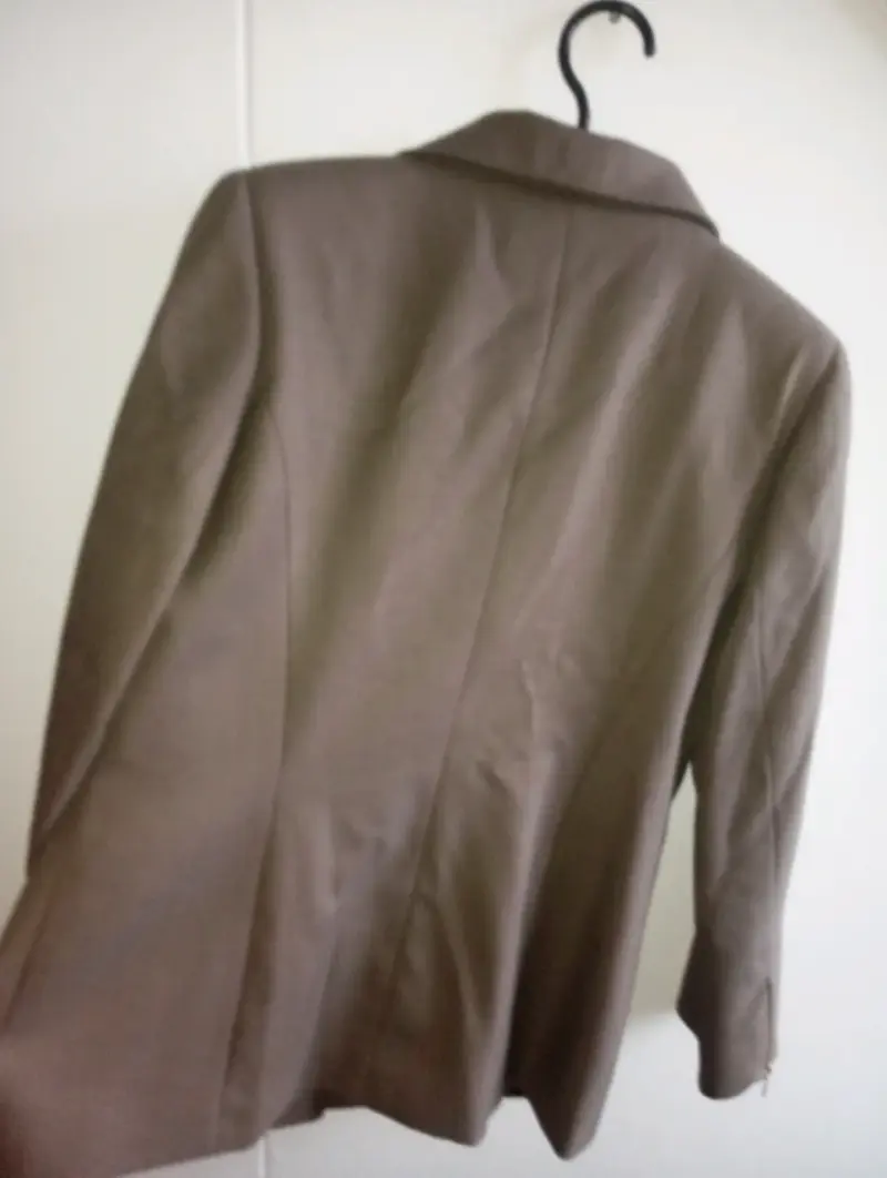 Blazer de mujer cafe claro con cierre en los bolsi - 6