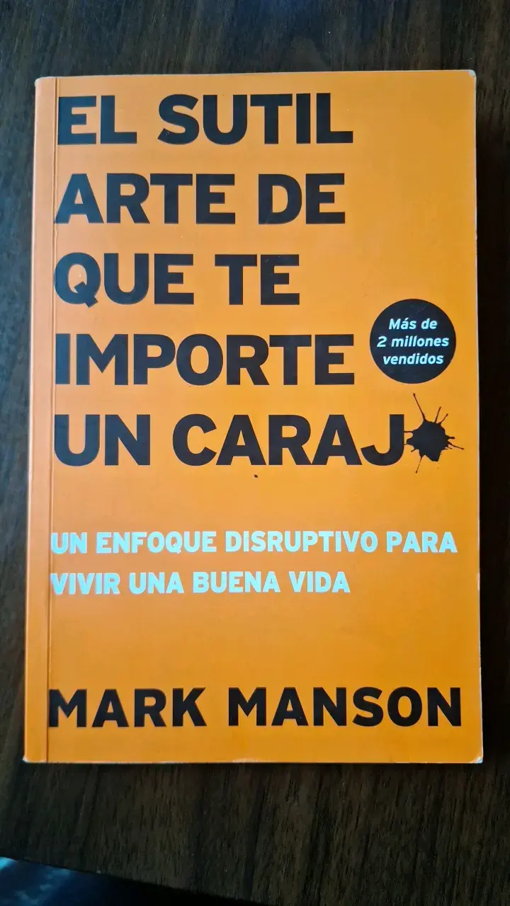 Libro 'El Sutil Arte de que te Importe un Carajo' - 1