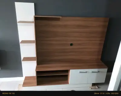 Mueble de TV con estantes y puertas - miniatura 1