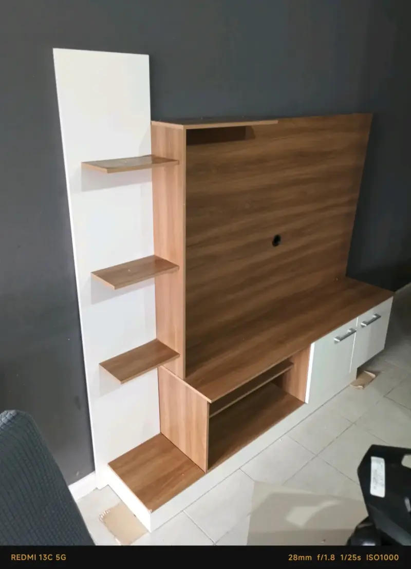 Mueble de TV con estantes y puertas - 3