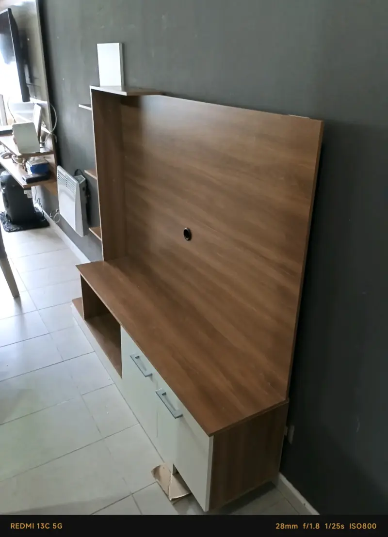 Mueble de TV con estantes y puertas - 4