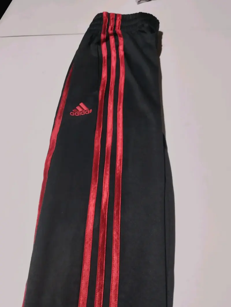 Pantalón de buzo niño Adidas negro y rojo - 4