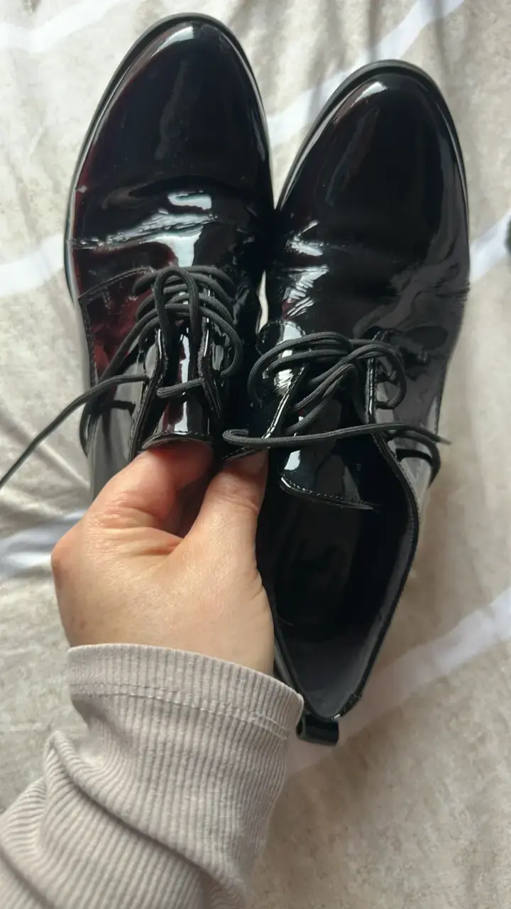Zapatos de charol negros con tacón Marca Tamaris - 3