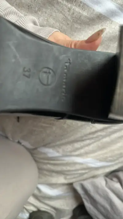 Zapatos de charol negros con tacón Marca Tamaris - miniatura 4