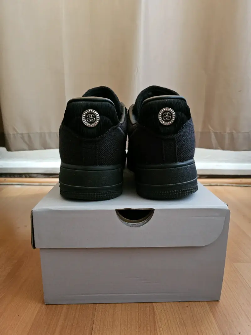 Zapatillas negras Nike Air Force 1 edición especial - 4