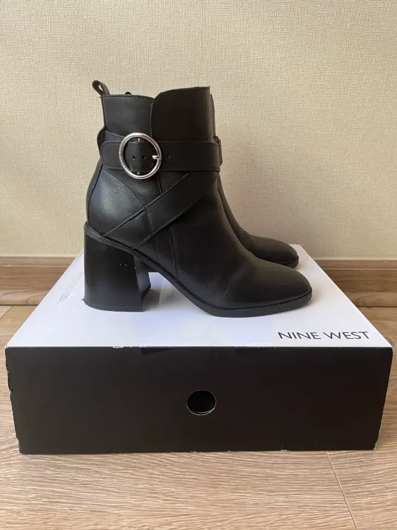 Botines  Nine West con hebilla