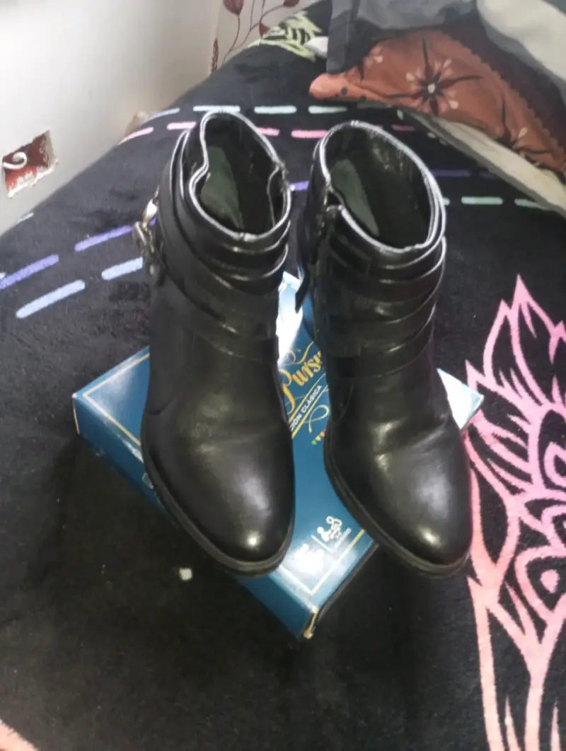 Botines de cuero negro con tacón alto - 3