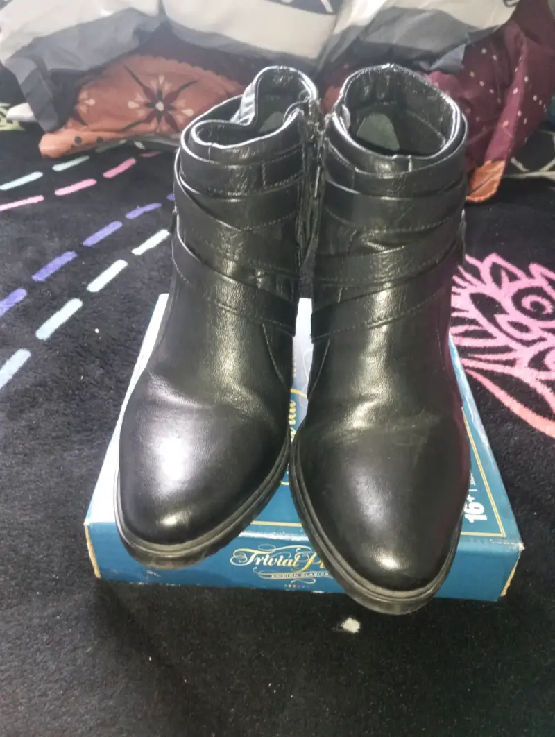 Botines de cuero negro con tacón alto - 6