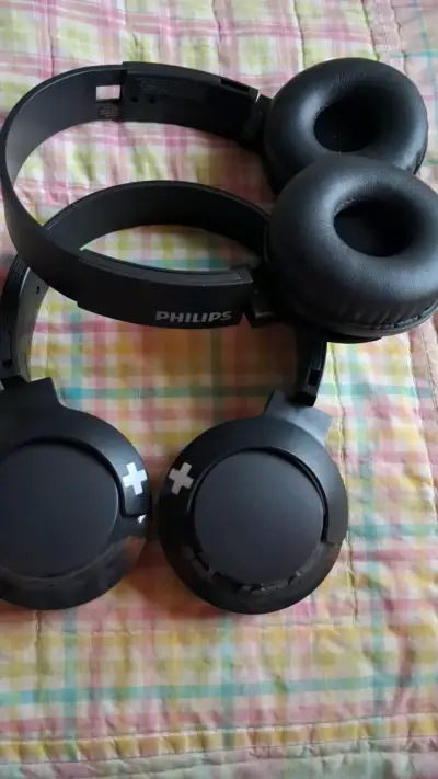 Auriculares inalámbricos Philips con control de volumen - miniatura 1