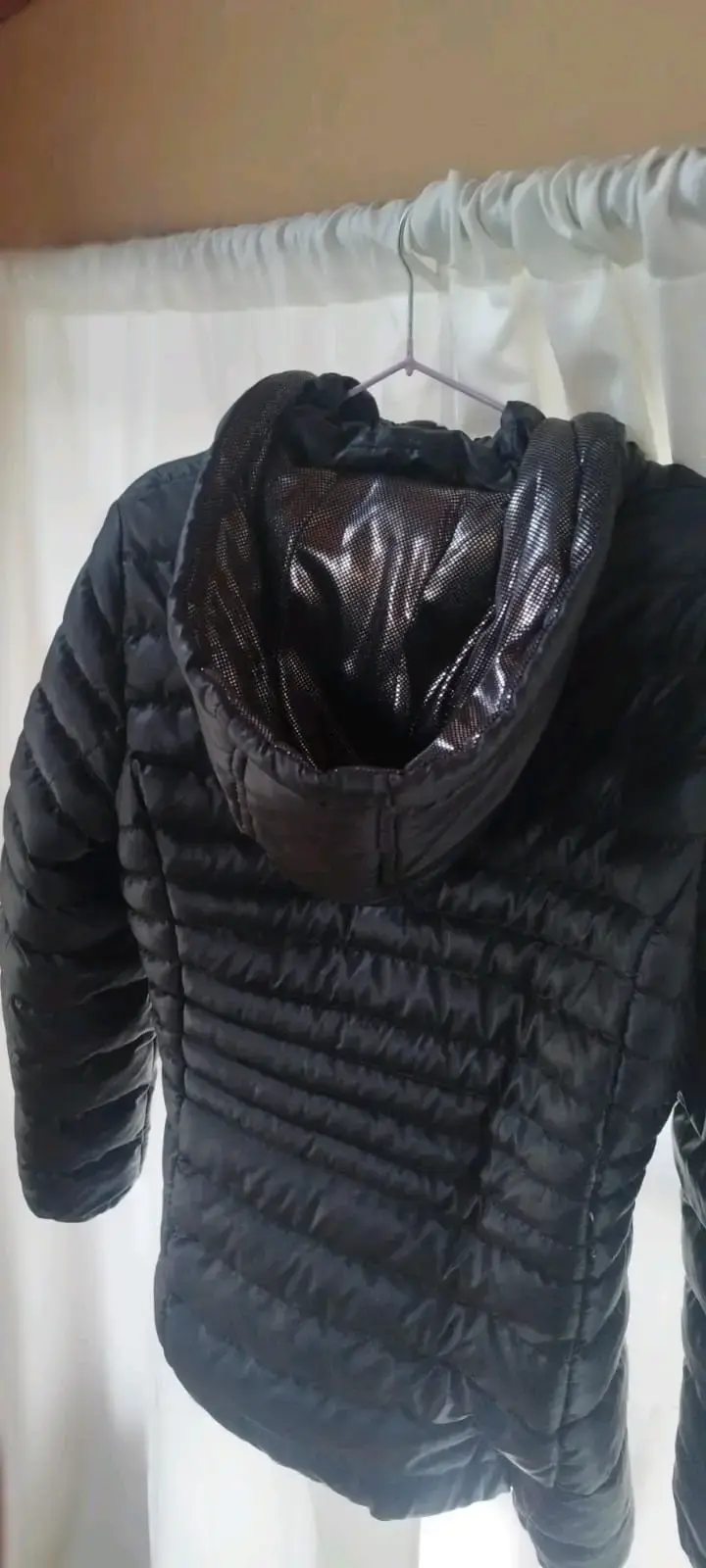 Chaqueta Columbia negra con capucha - 2