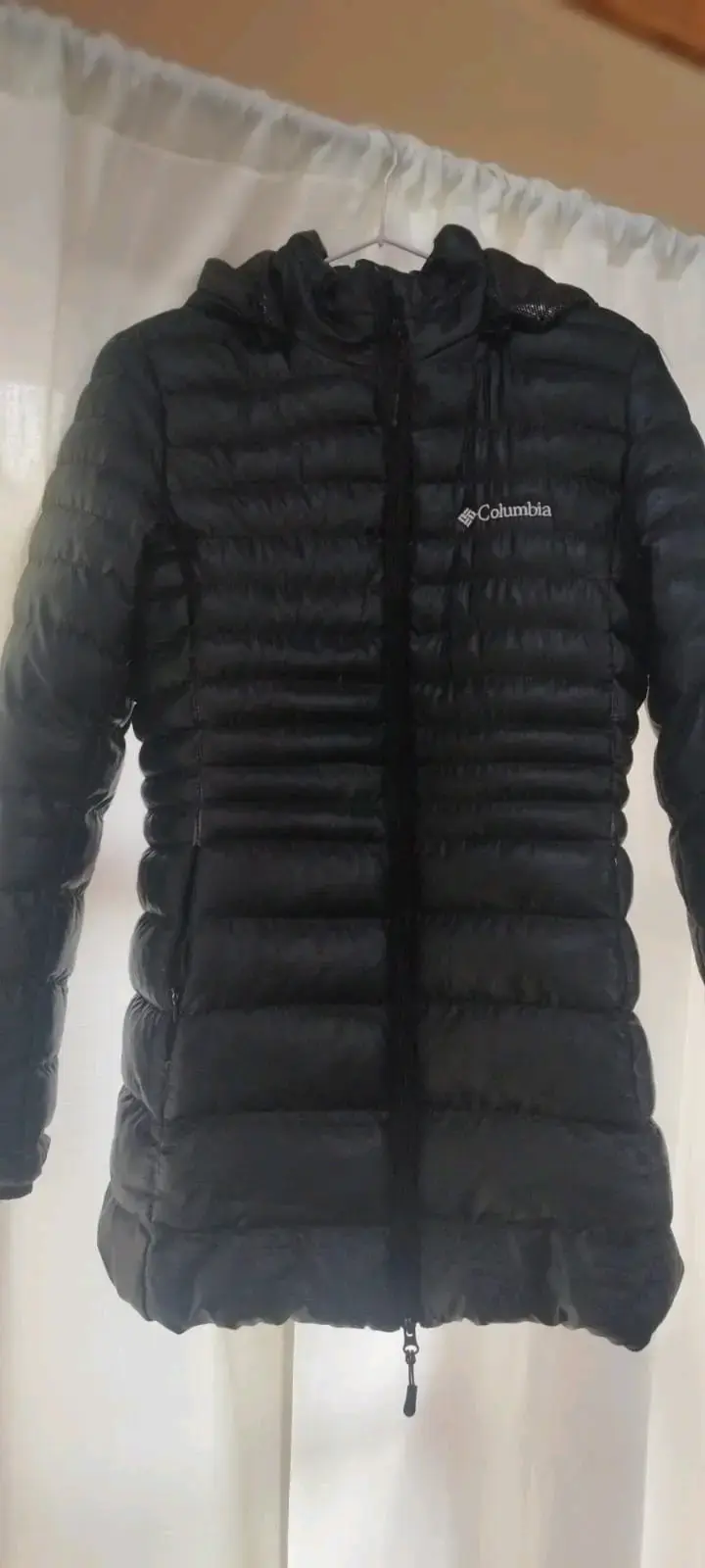 Chaqueta Columbia negra con capucha - 3