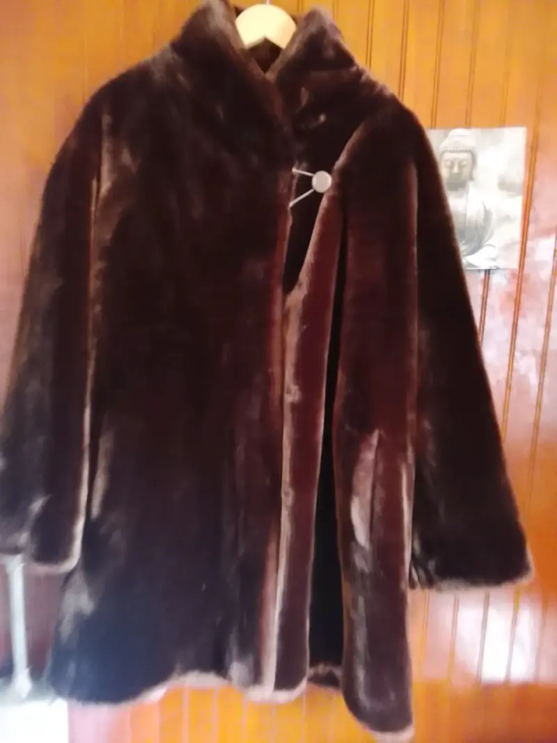 Abrigo de piel sintética marrón oscuro elegante - 2