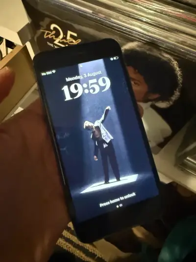 iPhone 8 Plus 64GB en buen estado - miniatura 1