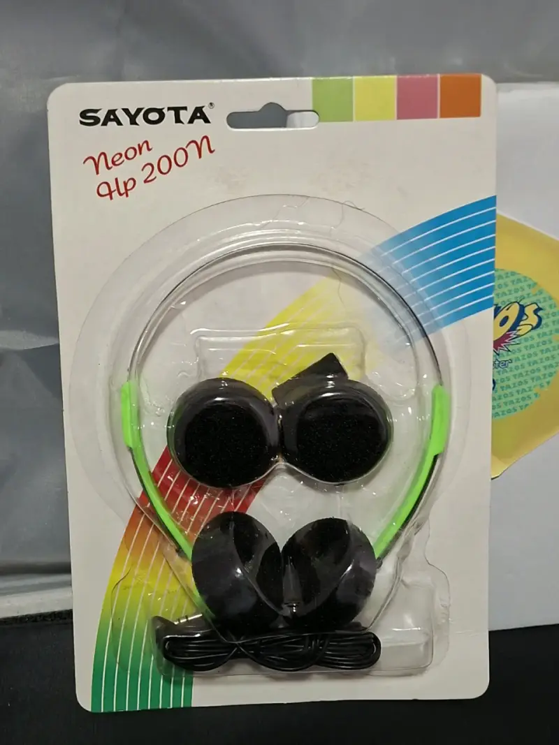 Audífonos Sayota Neon HP 200N con diseño dinámico - 4