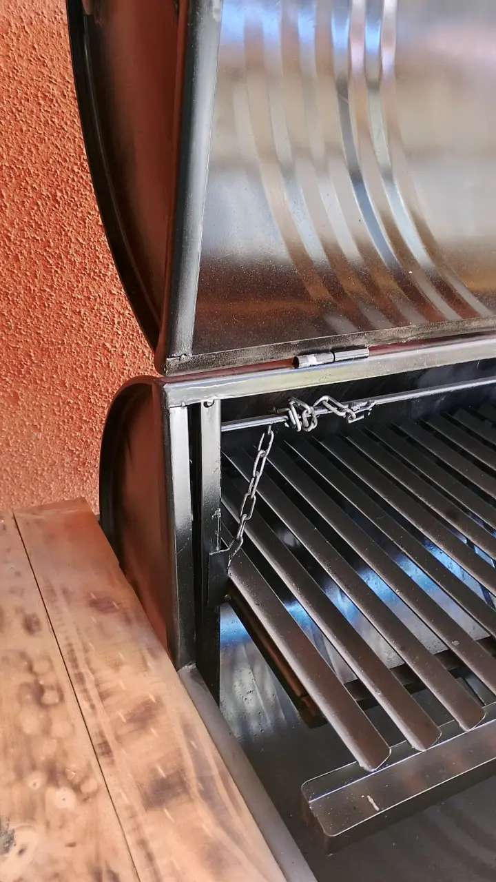 Parrilla Barbacoa con tapa y ruedas - 4